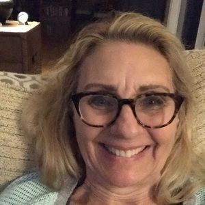 Meet your Posher, Cynthia